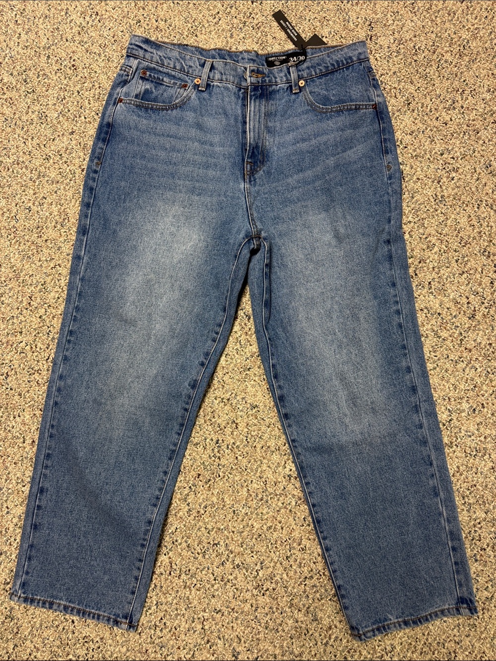 Men's Baggy Relaxed Blue Jeans NWT 34/30 brand new in a great medium wash